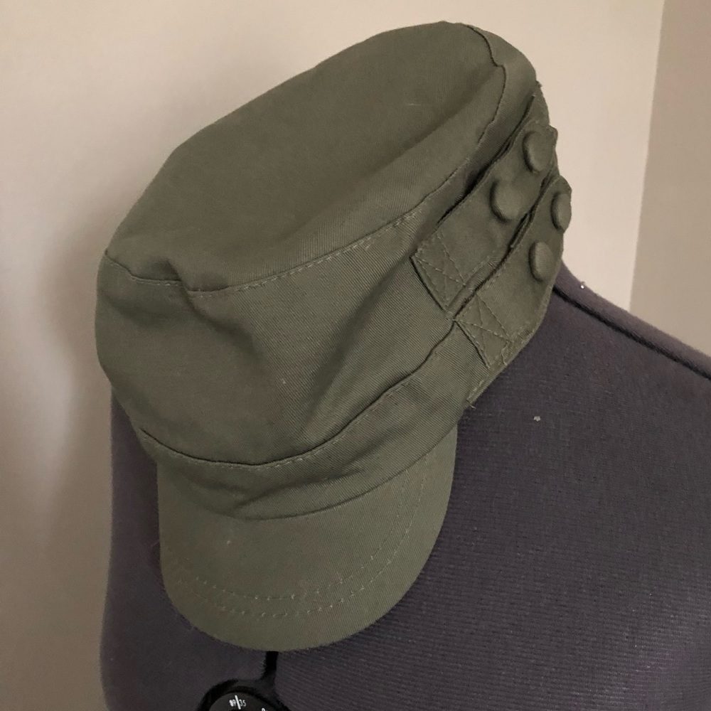 Newsboy cap